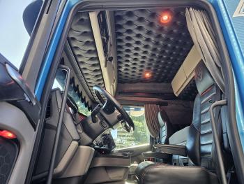 R520 V8 8x2/6 / HMF 70 tm + JUMBO AANHANGER